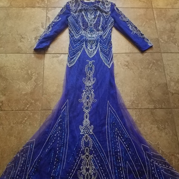 Beautiful blue and silver beaded gown - Picture 3 of 12